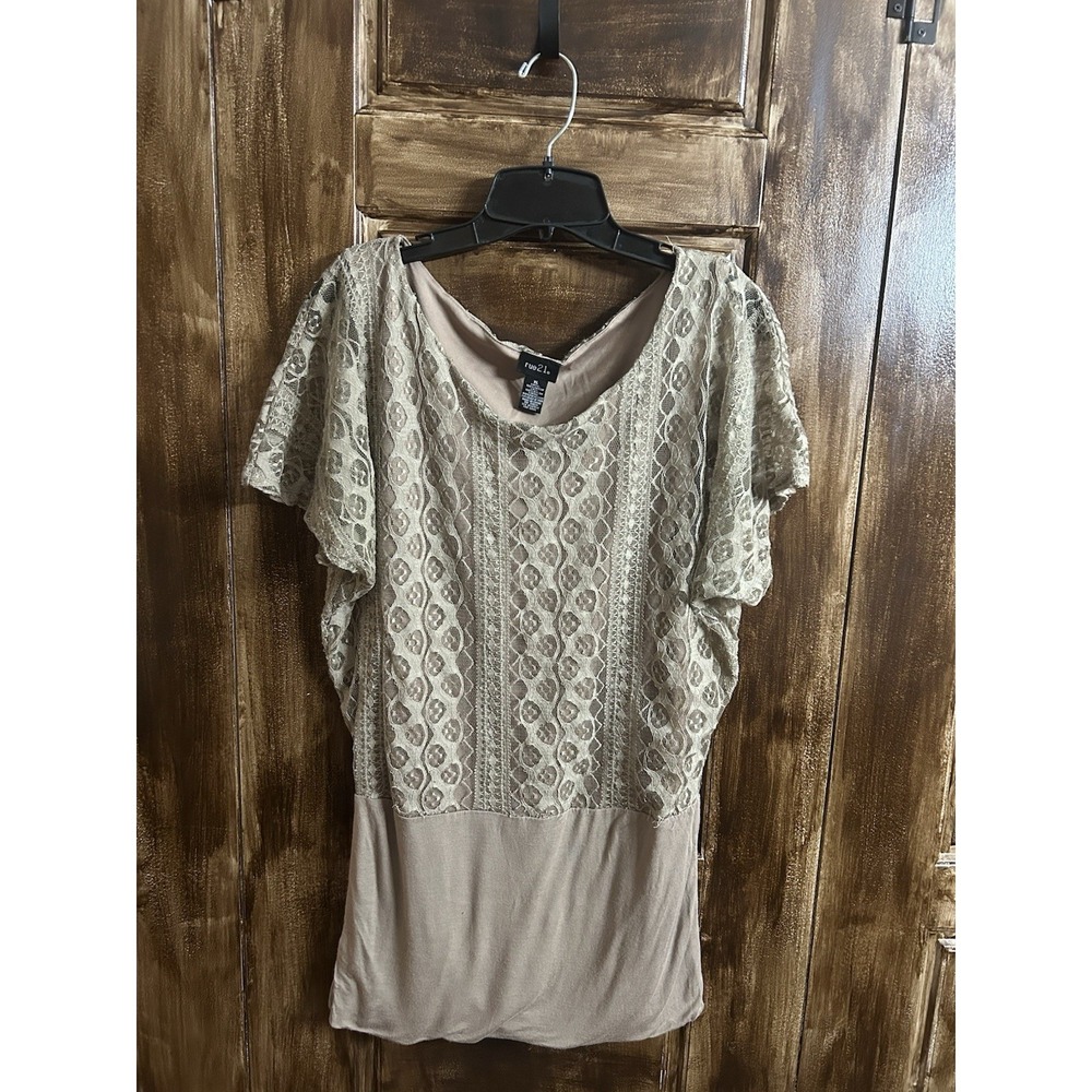 Women's Rue 21  Taupe Sheer Lace Overlay Short Sleeve XL Flutter Sleeves